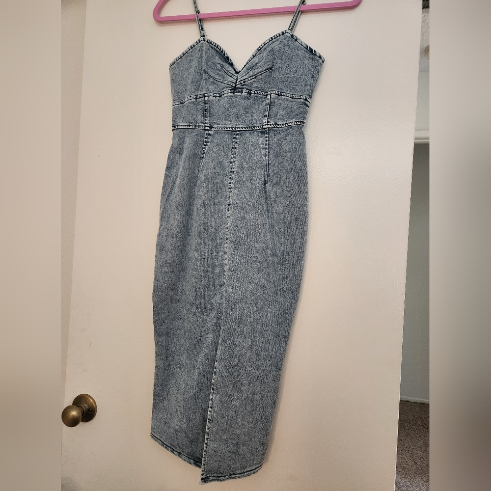 SELFIE LESLIEMADELYNNE SWEETHEART NECKLINE MIDI DRESS DENIM BLUE - Picture 7 of 10